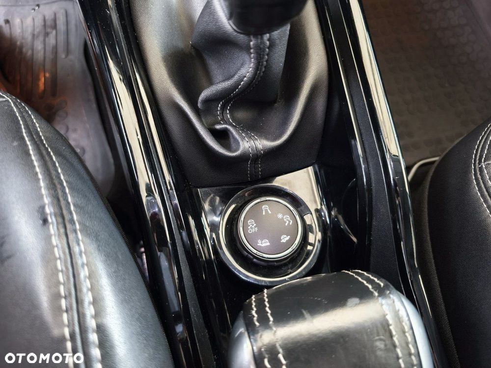 Peugeot 2008 1.6 VTi Allure - 27