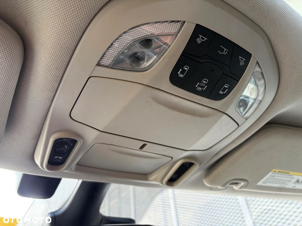 Chrysler Pacifica - 36