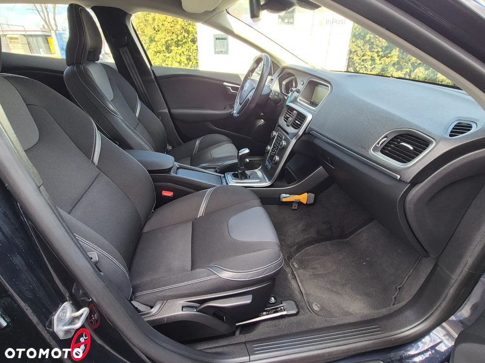 Volvo V40 D2 Momentum - 31