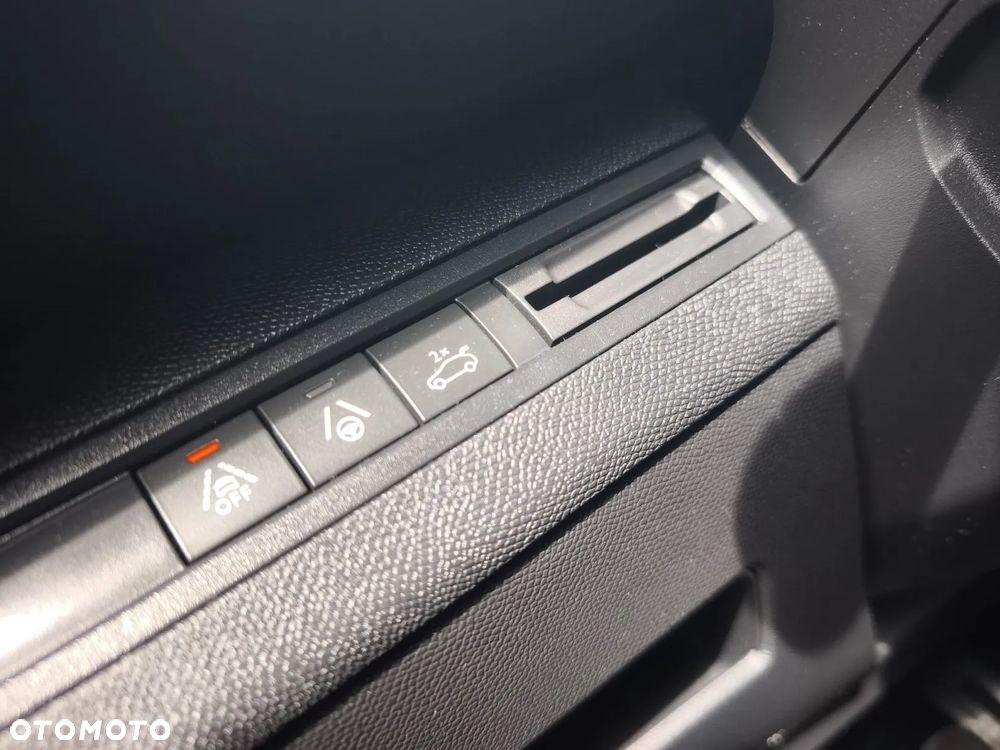 Peugeot 3008 1.5 BlueHDi GT S&S EAT8 - 24