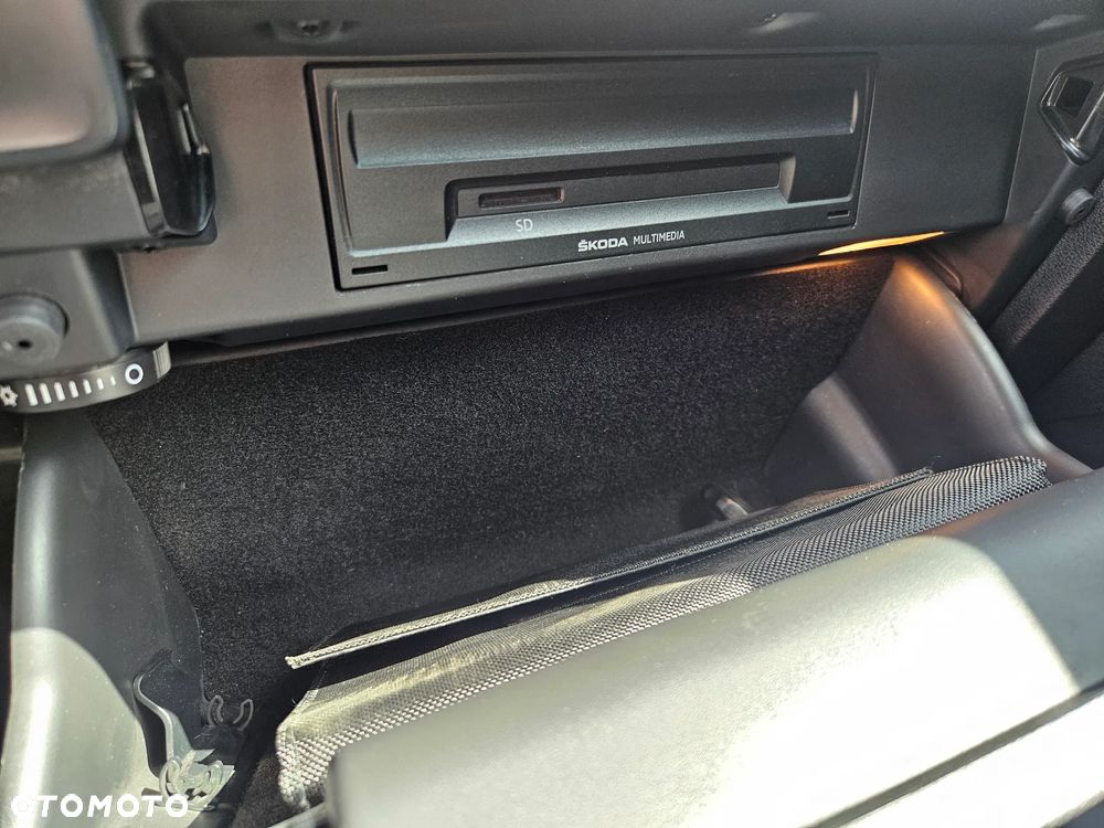 Skoda Karoq 1.6 TDI SCR DSG Style - 22