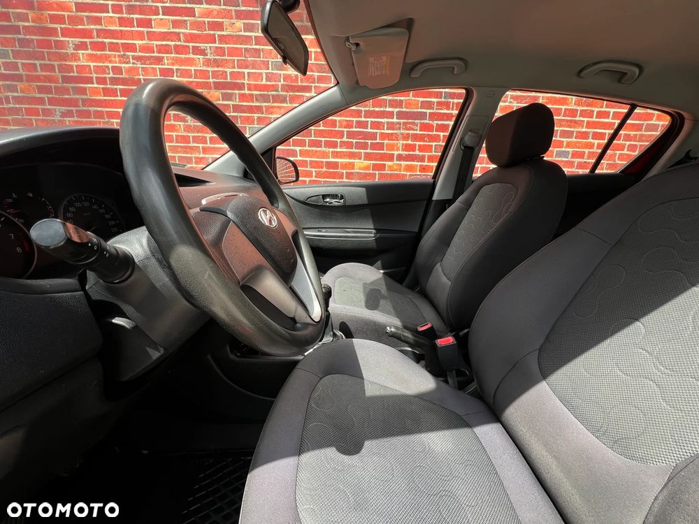 Hyundai i20 - 12