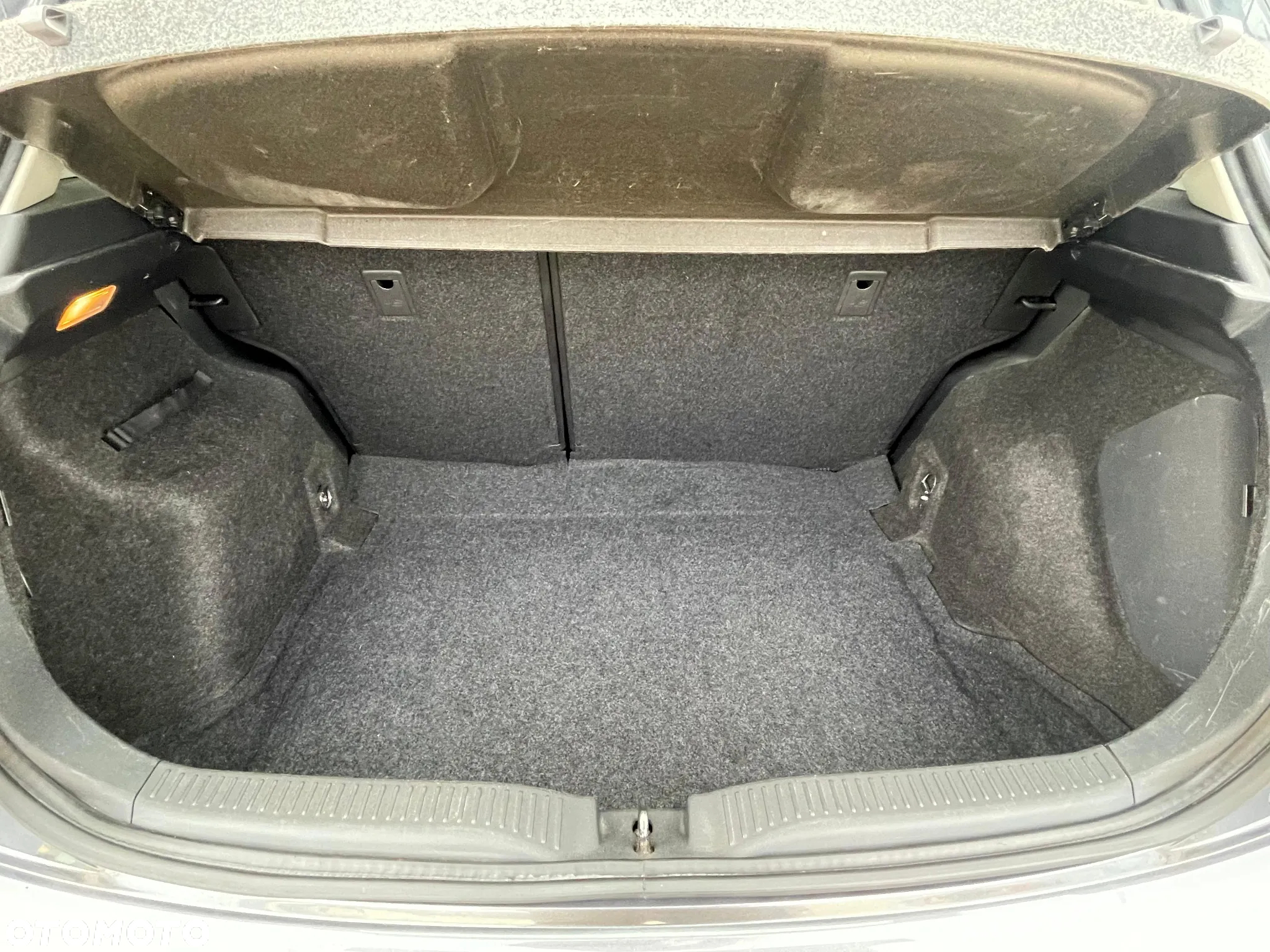 Toyota Auris 1.6 Comfort - 24