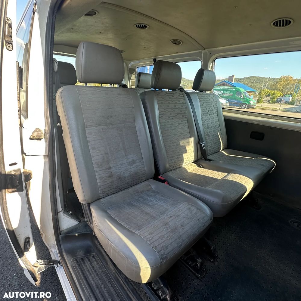 Volkswagen Transporter - 12