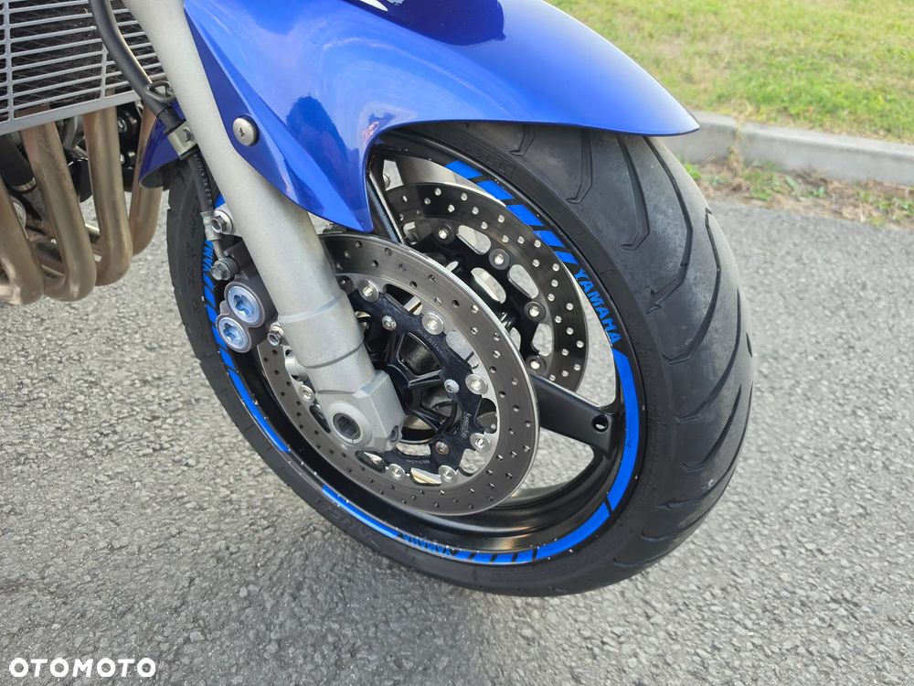 Yamaha FZS - 19
