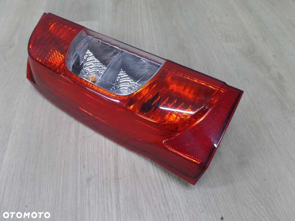 FIAT FIORINO NEMO QUBO LAMPA TYL LEWA 1358250080 KLAPA KOMBI  07-16 - 2
