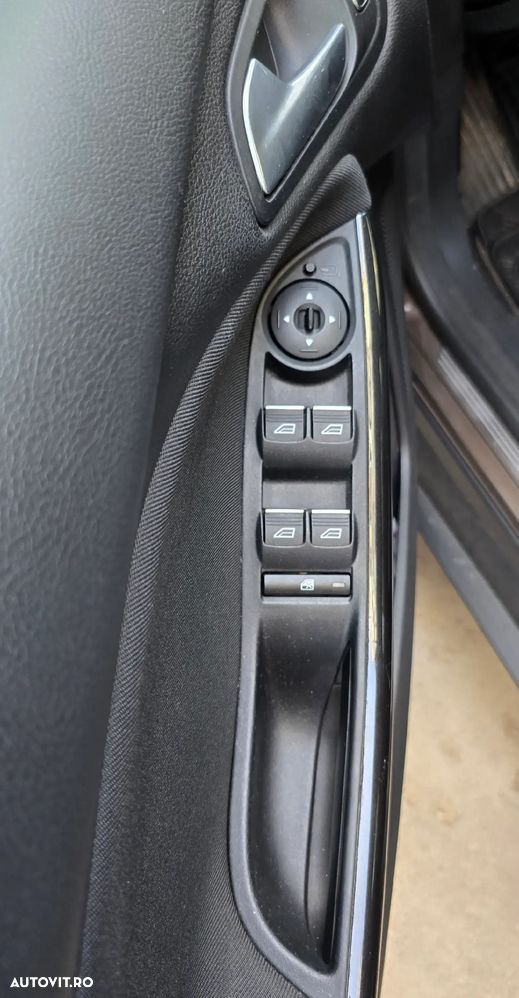 Ford Focus 1.0 EcoBoost Titanium - 9