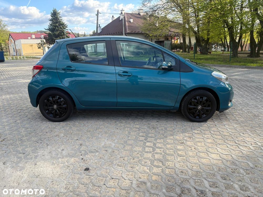 Toyota Yaris 1.33 VVT-i Lounge - 13