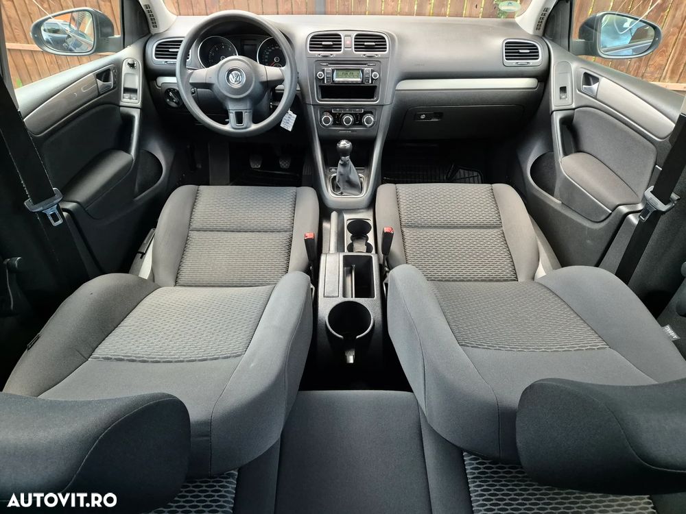 Volkswagen Golf - 6