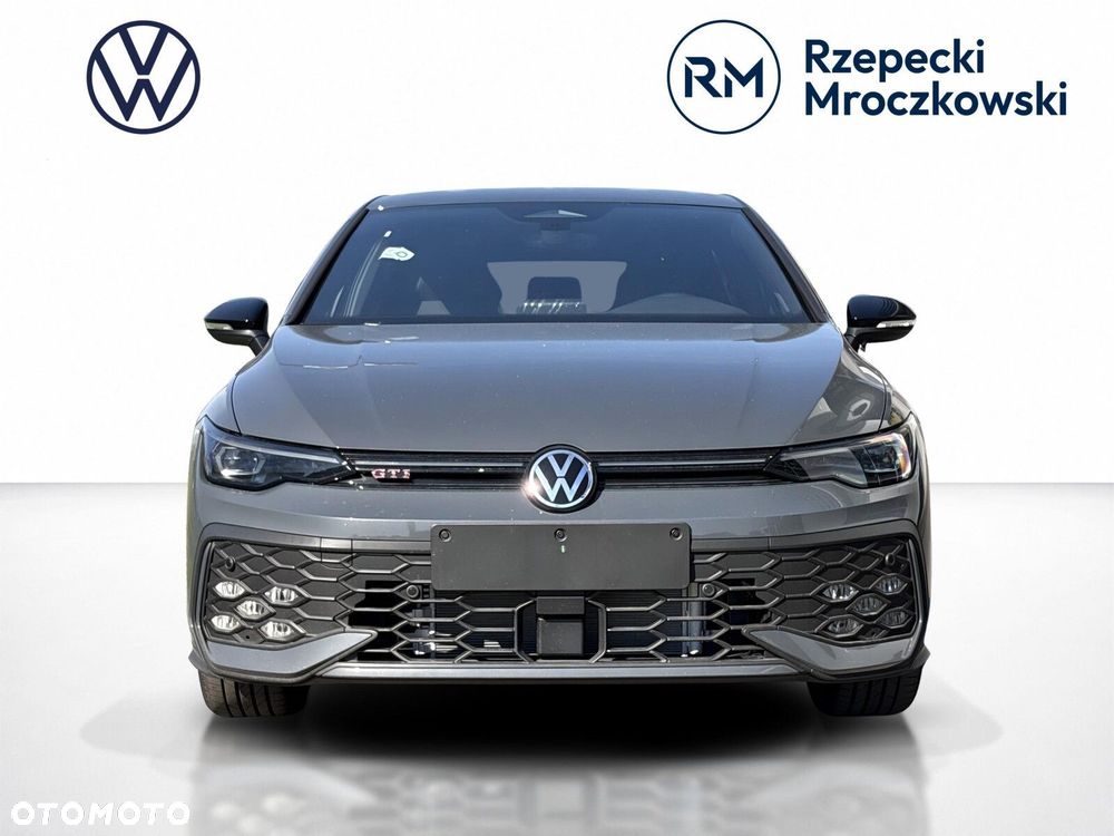 Volkswagen Golf - 8