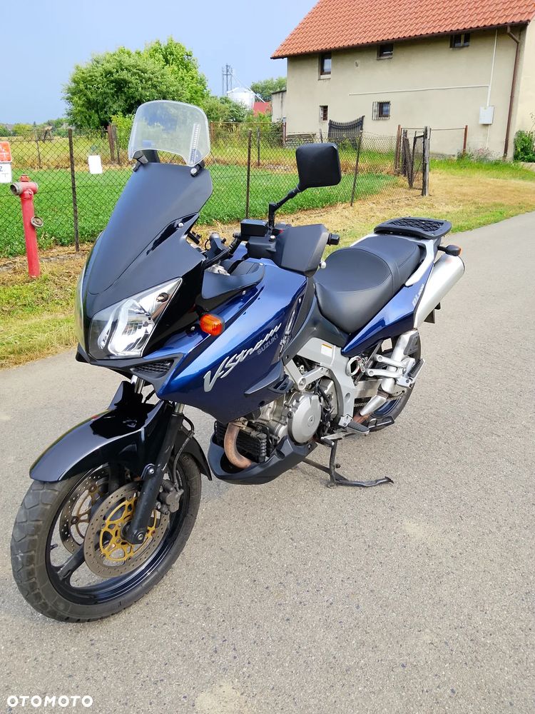 Suzuki V-STROM - 10