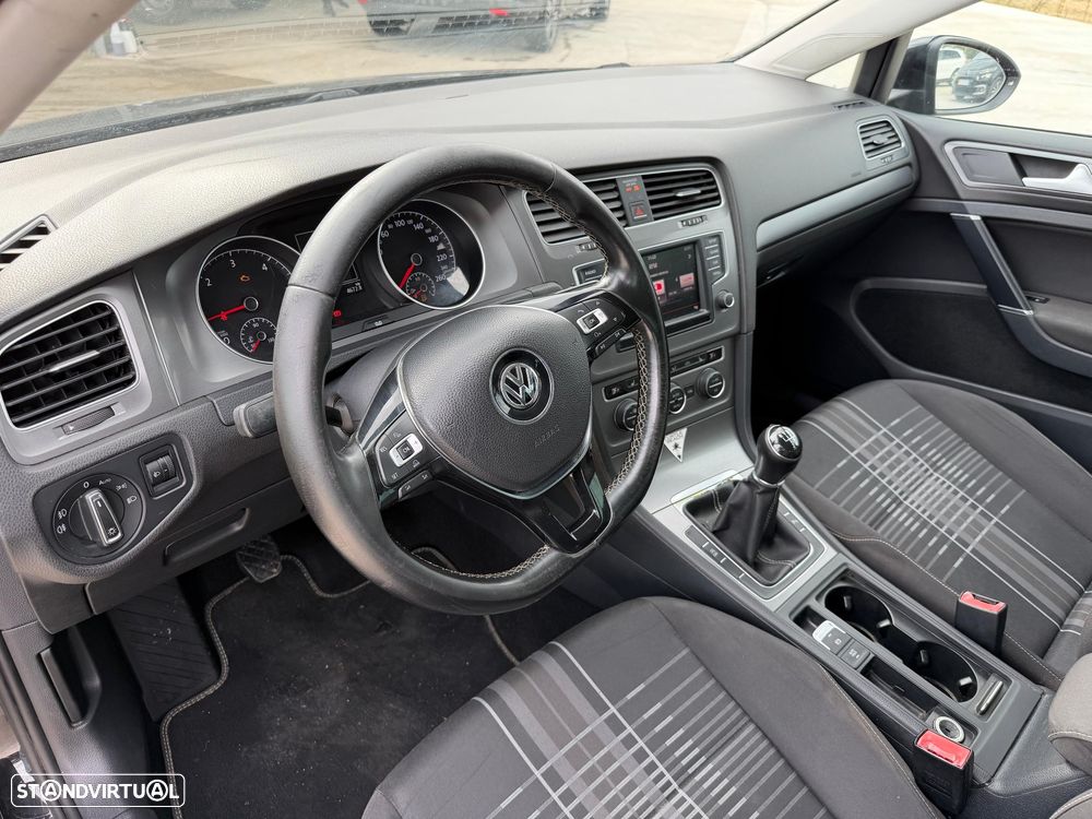 VW Golf 1.6 TDI BlueMotion Lounge - 4
