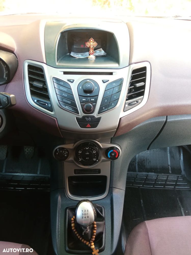 Ford Fiesta - 2