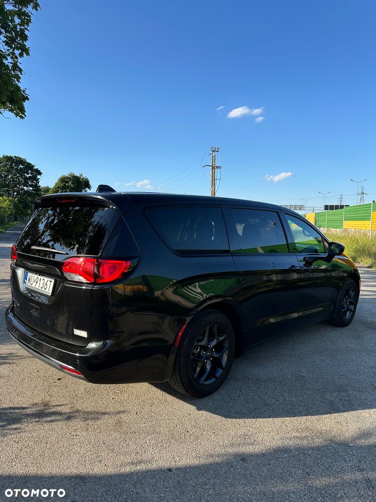 Chrysler Pacifica - 11