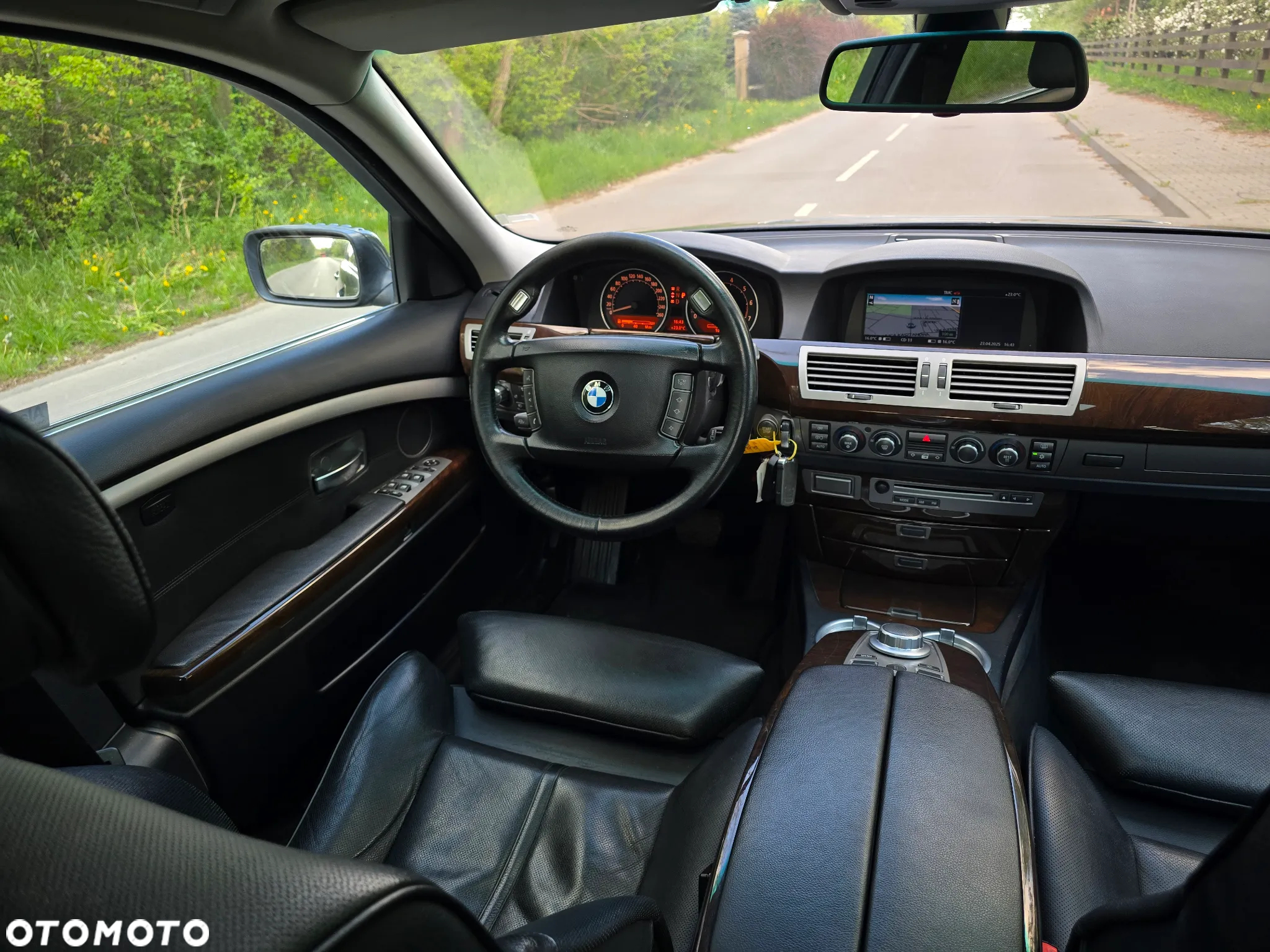 BMW Seria 7 750i - 6