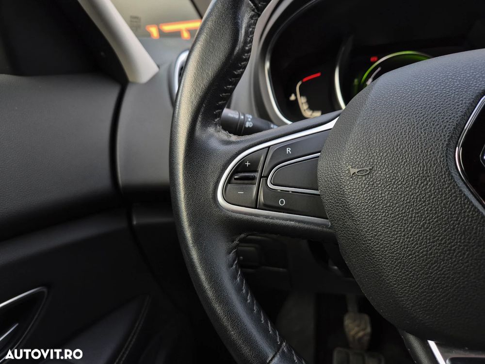 Renault Grand Scenic ENERGY TCe 140 LIMITED - 17