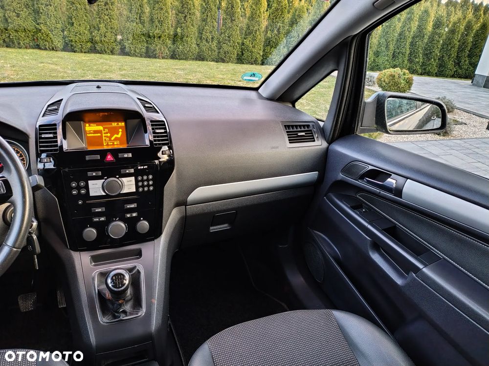 Opel Zafira 1.8 Cosmo - 13