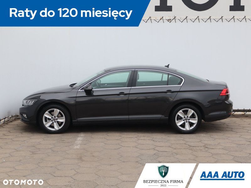 Volkswagen Passat - 4