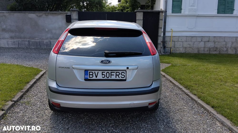 Ford Focus 1.6i Trend - 6