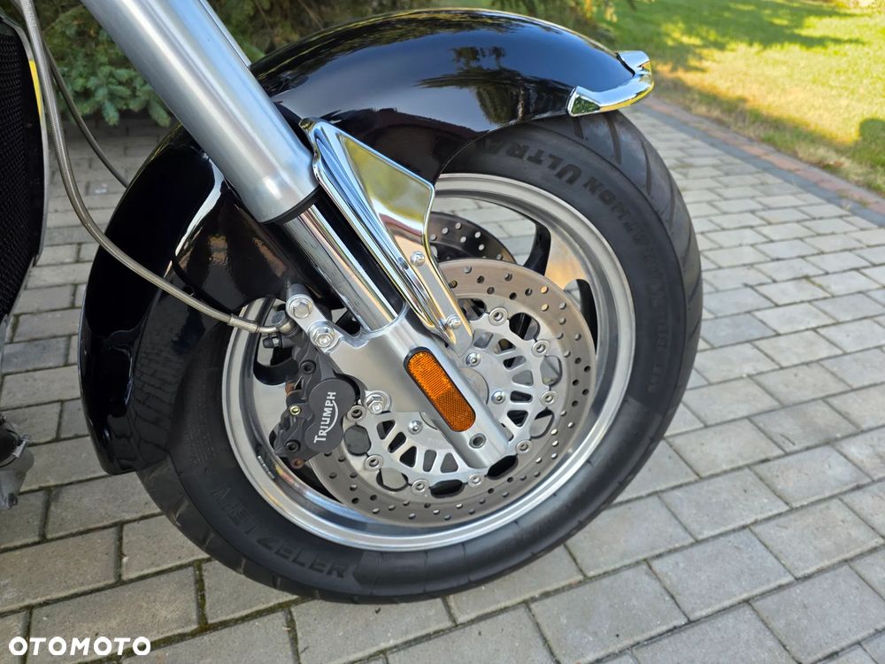 Triumph Rocket - 4
