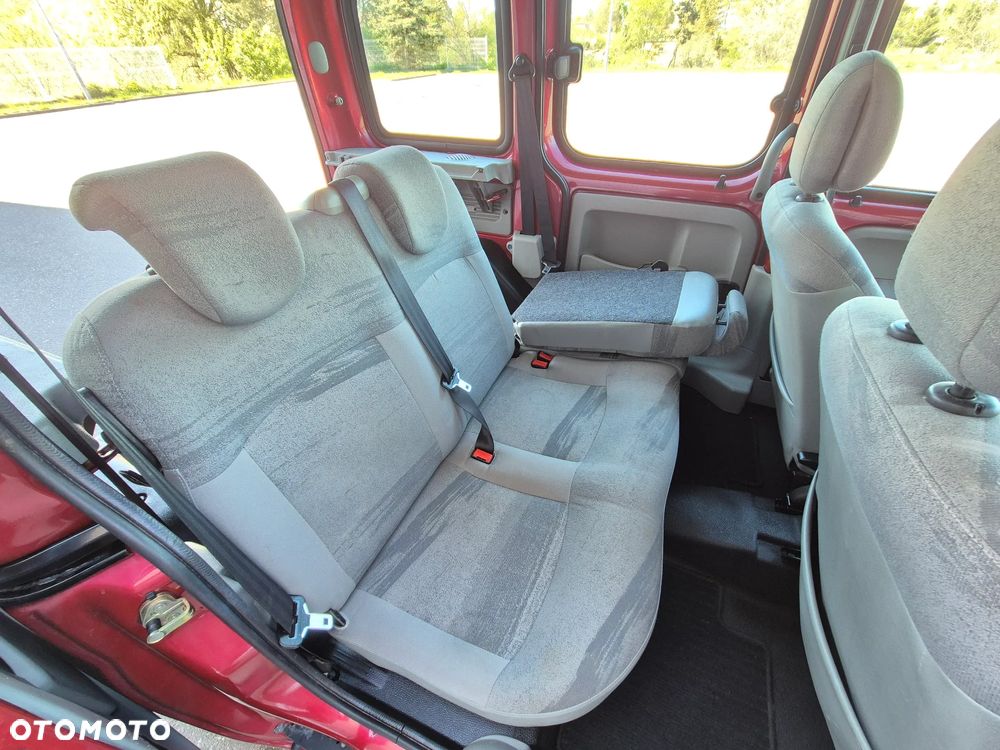 Renault Kangoo 1.6 16V Privilege - 14