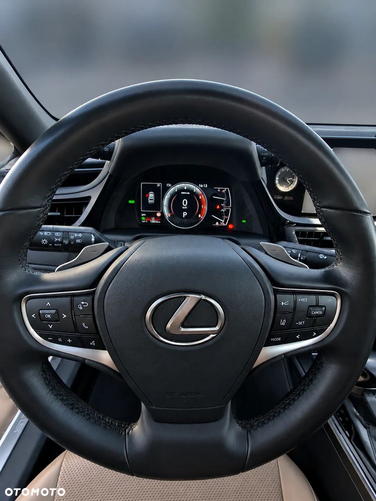 Lexus ES - 12