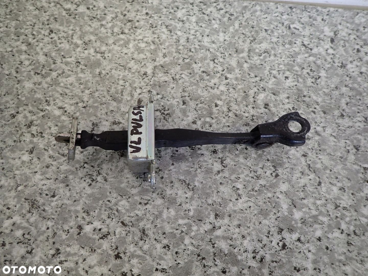 NISSAN PULSAR 14-18 OGRANICZNIK DRZWI PRZEDNICH LEWYCH - 1