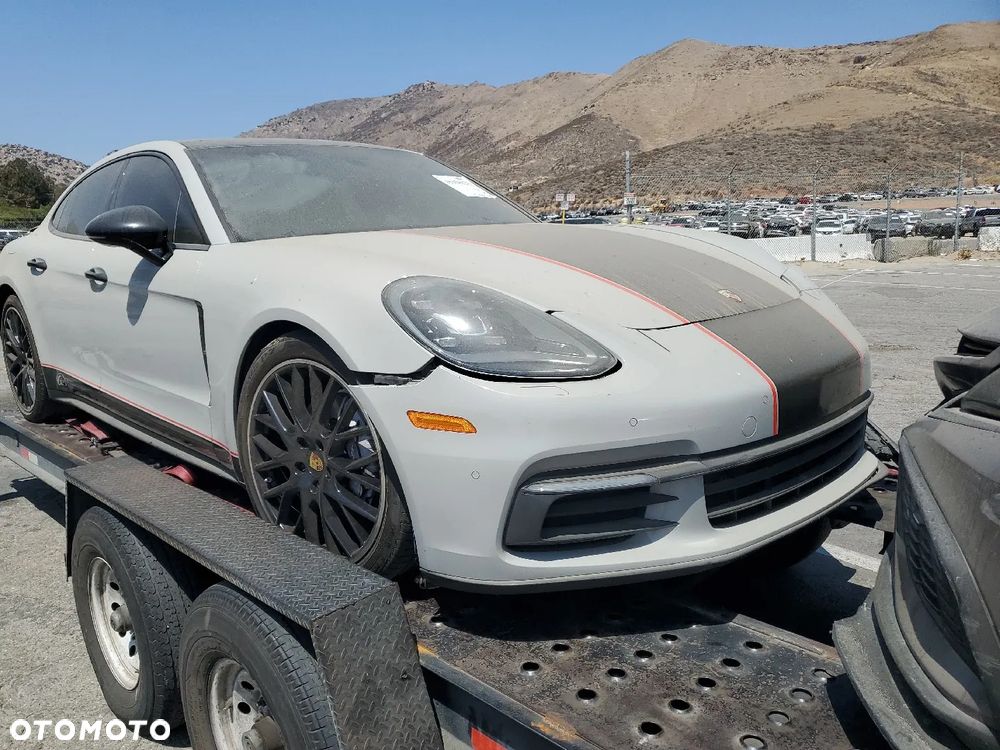 Porsche Panamera - 28