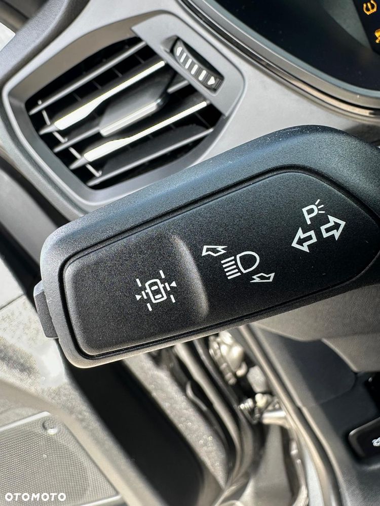 Ford Kuga 2.5 Duratec FHEV 4x4 ST-LINE X - 18