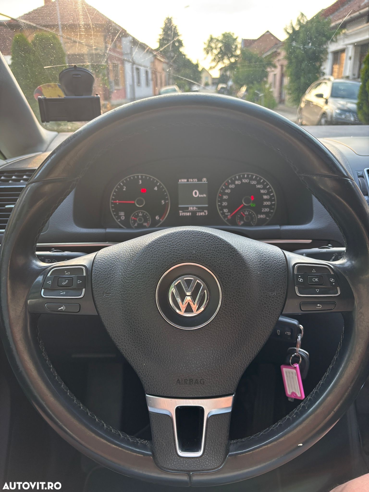 Volkswagen Touran - 13