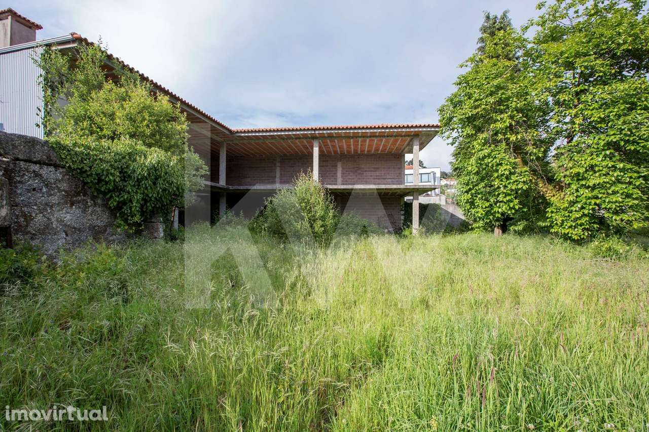 Casa antiga para recuperar com terreno de 5200 m2 em Rebordosa - Pared - Grande imagem: 3/16