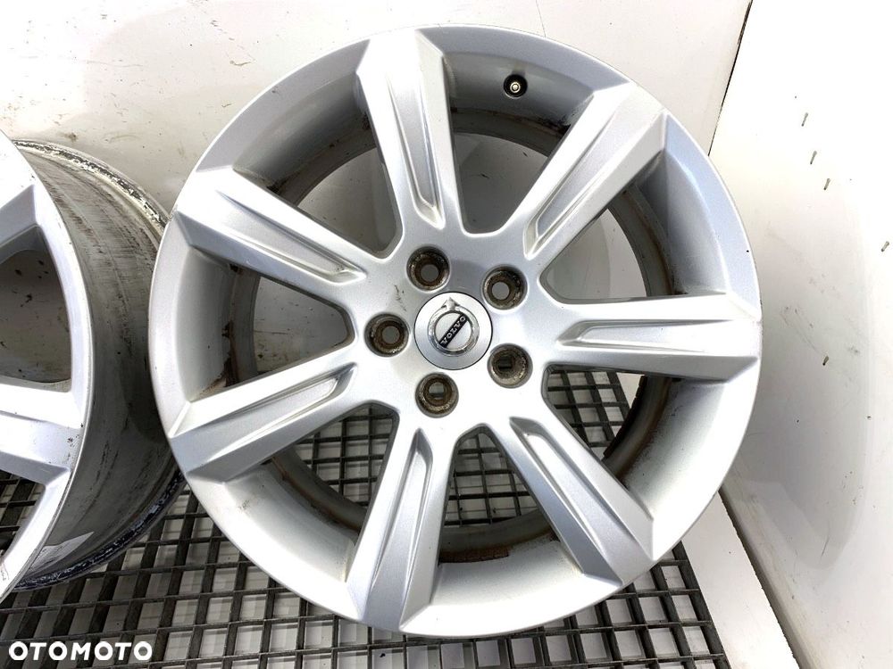 FELGI ALUMINIOWE KOMPLET 17'' 8J 5X108 63,3 ET 42  VOLVO XC90 I (275) 2002 - 2015 T6 AWD 200 kW [272 - 8