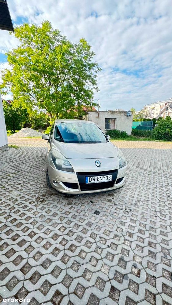 Renault Scenic - 1