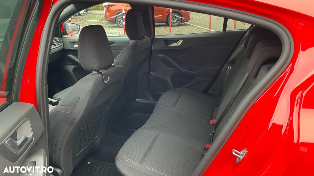 Ford Focus 1.5 Ecoboost ST-Line - 25