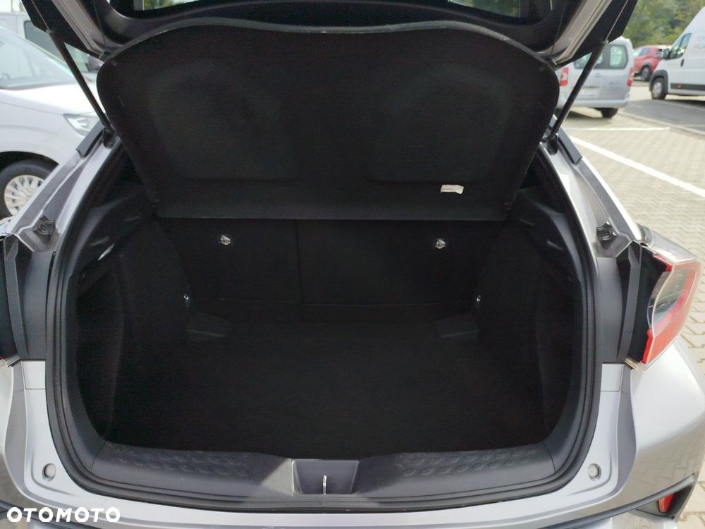 Toyota C-HR - 16