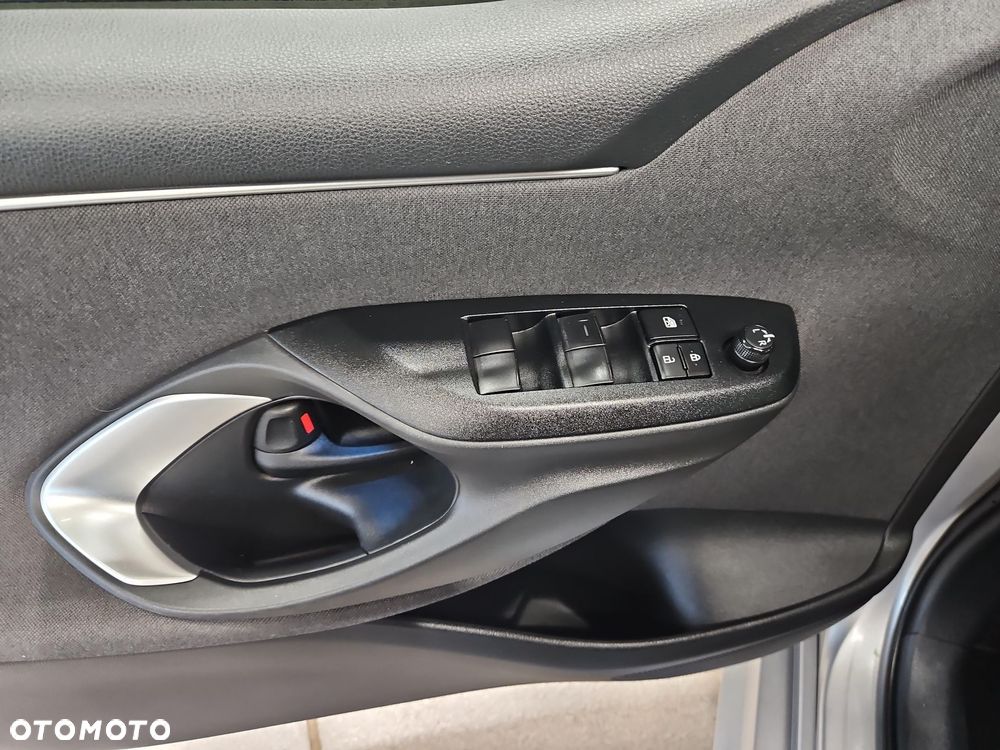 Toyota Yaris - 16