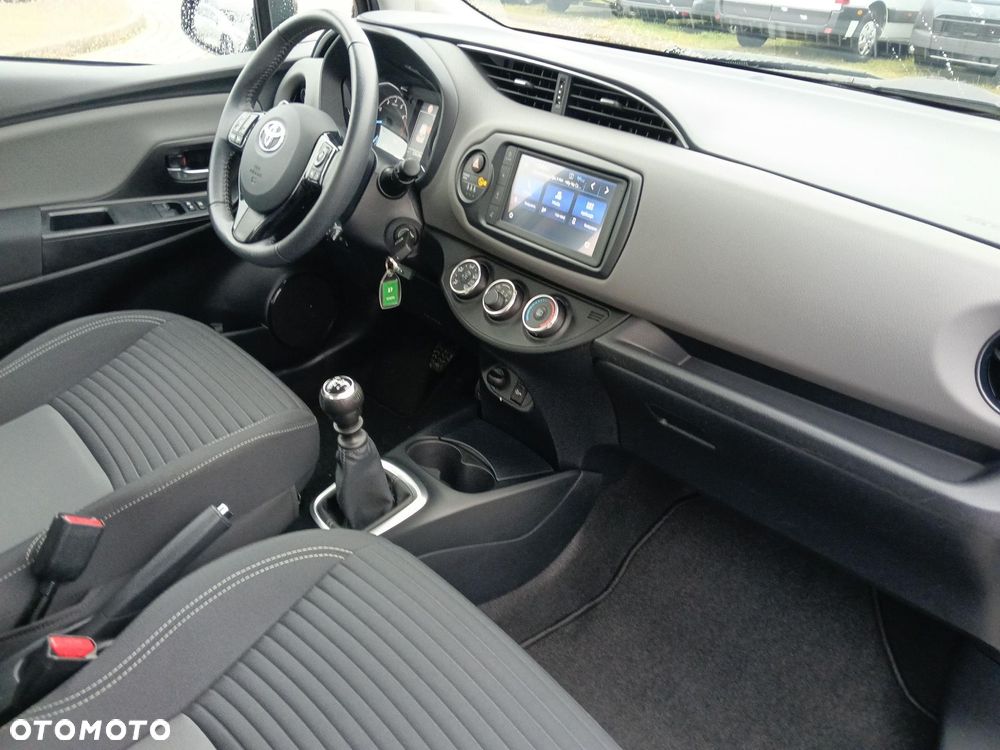 Toyota Yaris - 10