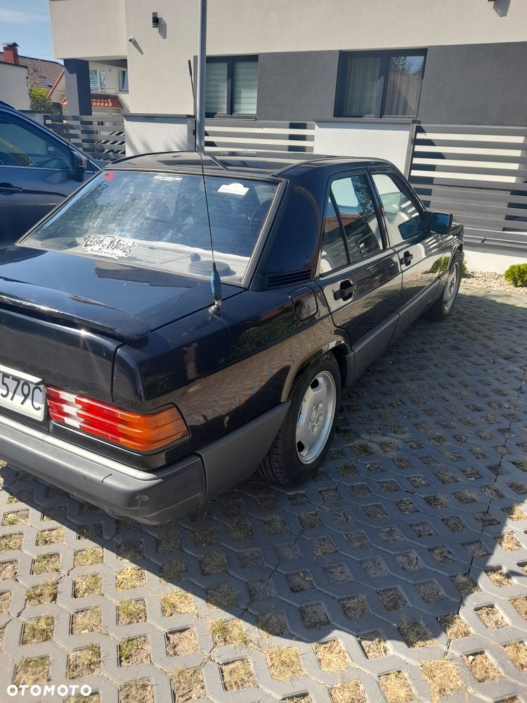 Mercedes-Benz W201 (190) - 4