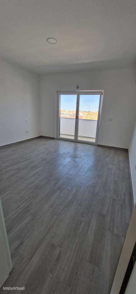 Moradia de 5 assoalhadas em construção. - Grande imagem: 4/9