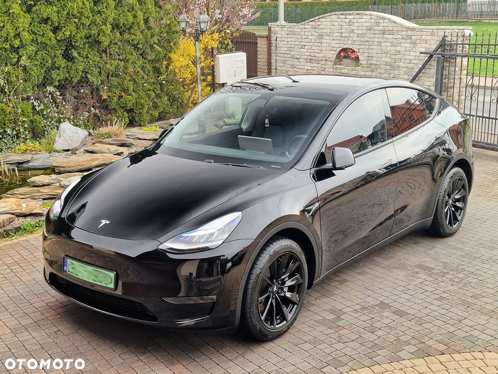 Tesla Model Y Long Range AWD - 2