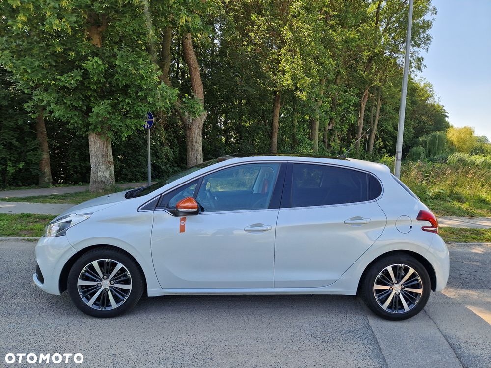 Peugeot 208 - 5