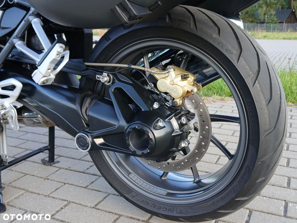 BMW R - 8