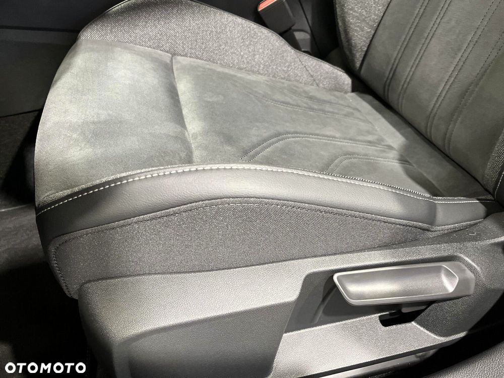 Volkswagen Golf Variant - 11