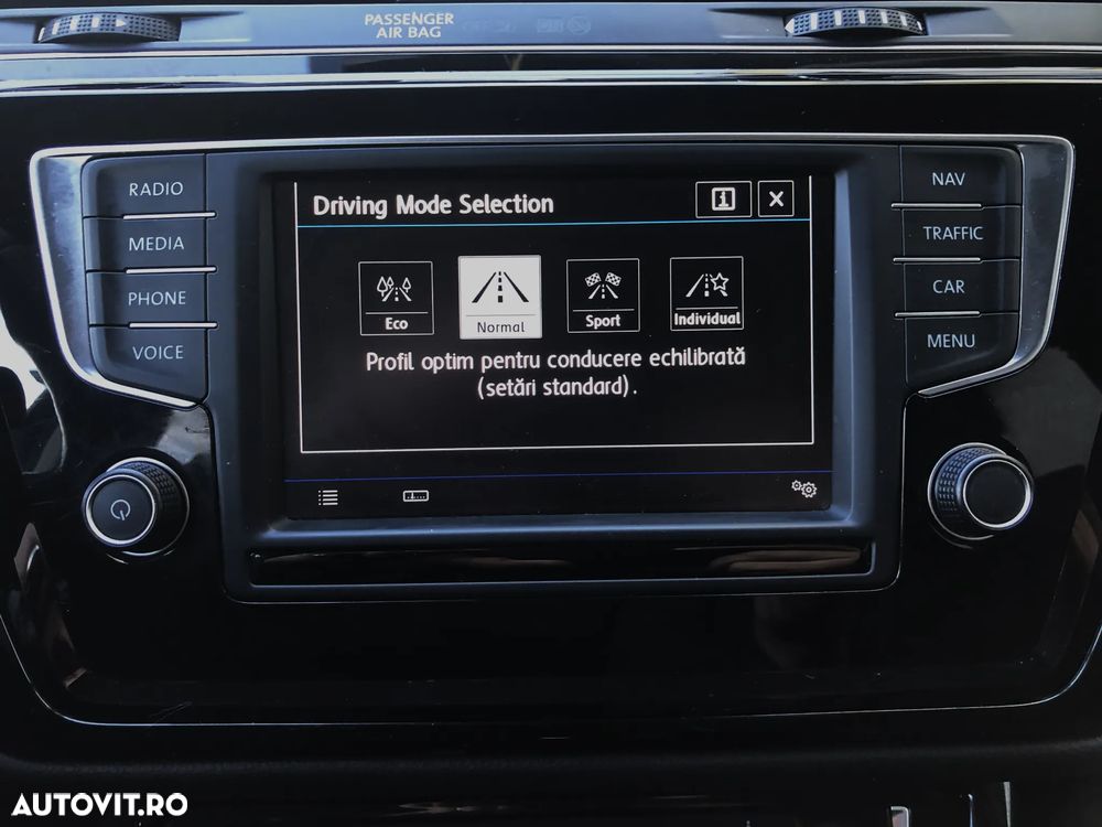 Volkswagen Touran 2.0 TDI DSG Highline - 24