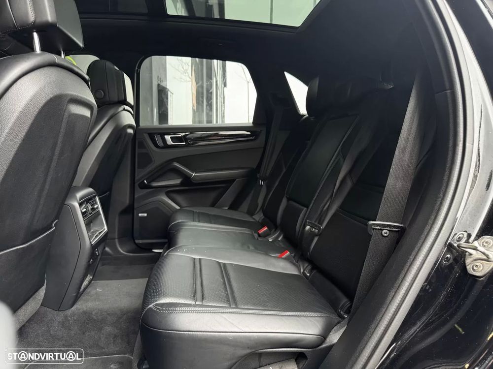 Porsche Cayenne E-Hybrid Tiptronic S Platinum Edition - 33