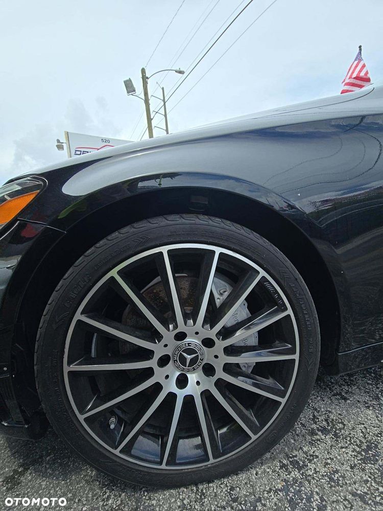 Mercedes-Benz Klasa C 300 4Matic 9G-TRONIC AMG Line - 16