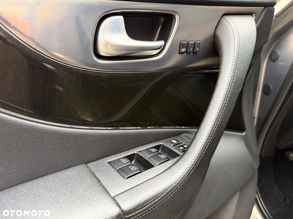 Infiniti FX FX30d S Premium - 23