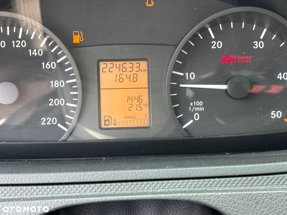Mercedes-Benz VITO - 21