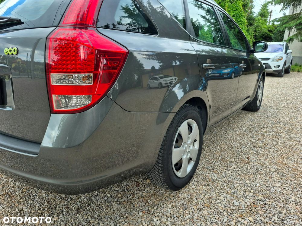 Kia Ceed 1.4 CVVT Dream-Team Edition - 10