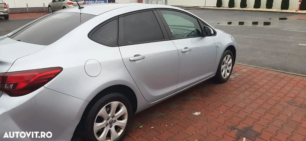 Opel Astra 1.4 ECOTEC Turbo Enjoy - 2